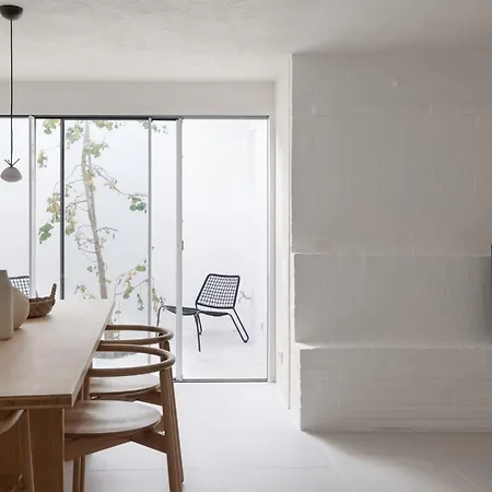 Architectural Gem In Santa Catarina Appartement *