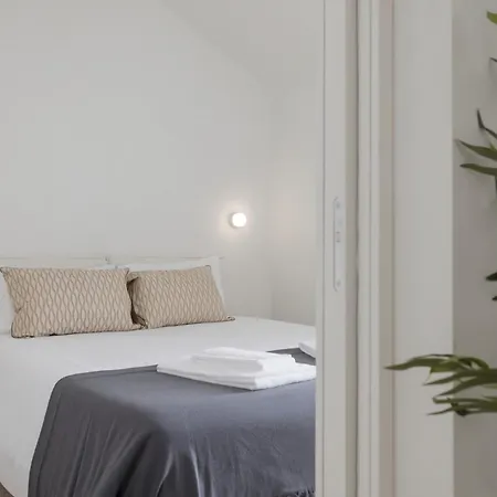 Architectural Gem In Santa Catarina Apartment
