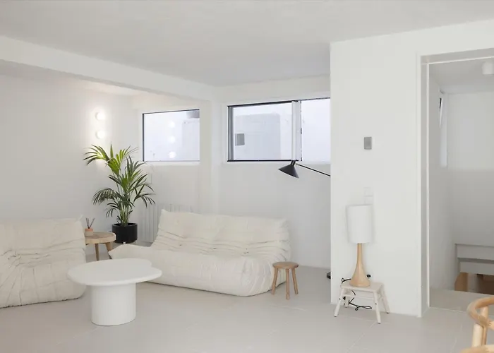 Architectural Gem In Santa Catarina Appartement